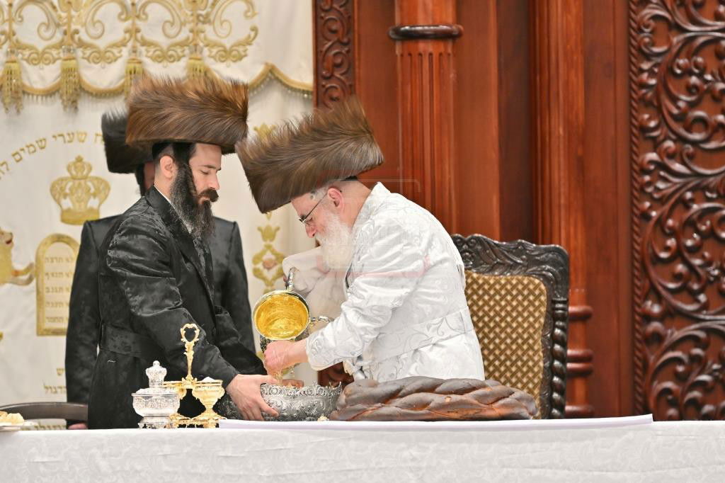 יום כיפור בחצר הקודש ויז'ניץ | תיעוד מסכם