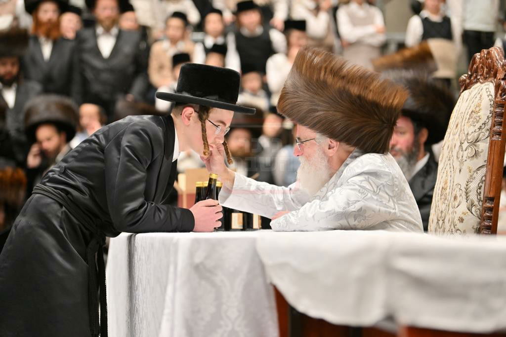 יום כיפור בחצר הקודש ויז'ניץ | תיעוד מסכם