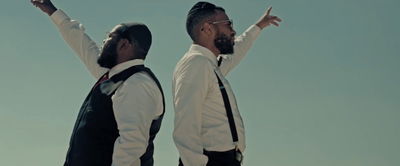 הראפר הבינלאומי מפתיע שוב בקליפ מרהיב: "אהוב אותי"