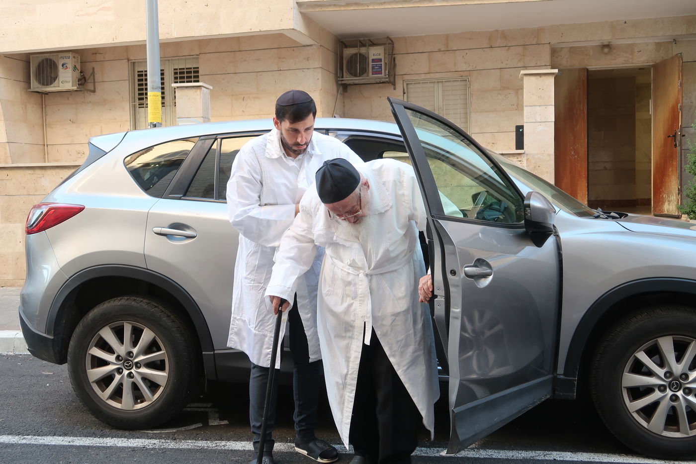 הגרמ"צ מגיע ל'כל נדרי'