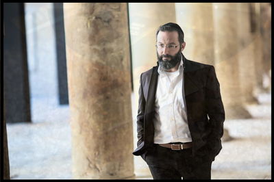 אבישי בדין חוזר עם סינגל מלהיב: "נפלאות"