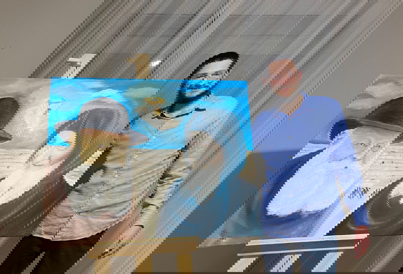 ליפסקר לצד הציורים של הבבא סאלי והרבי מליובאוויטש זצוק"ל