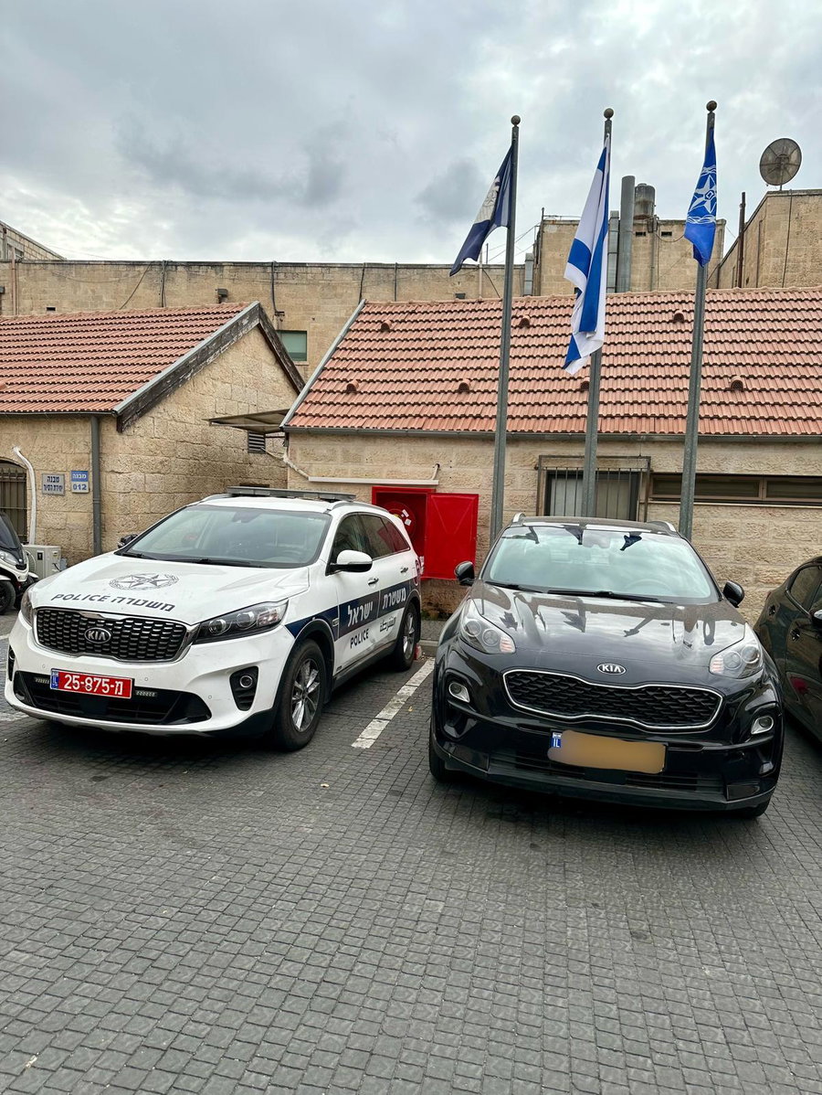 הרכב שנתפס, היום בתחנת המשטרה