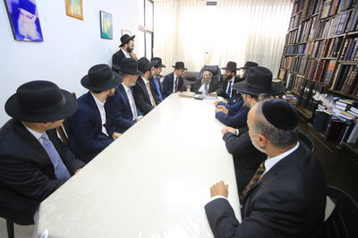 "אנו בעיצומם של הכנות אחרונות לקראת המעמד האדיר עם כלל הרבנים הגאונים החשובים"