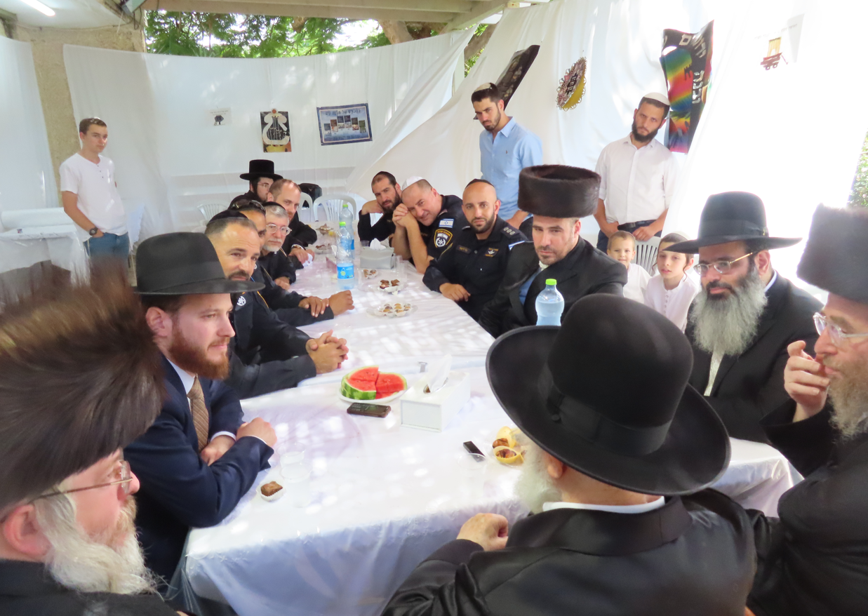 הגר"י זילברשטיין לקציני משטרה: "אסור בתכלית לירוק על נוצרים וכנסיות"