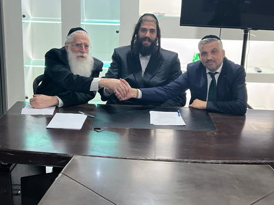 חתימת ההסכם עם אבי דיין באלעד