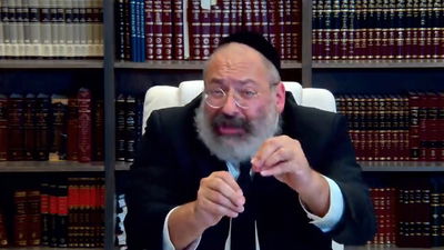 סוד ההקפות זה כמו זוגיות: הרב ג'ייקובסון מכין לשמחת תורה