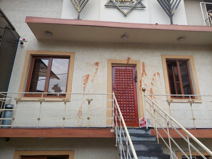 בית הכנסת בארמניה, אחרי ביזויו לפני מספר חודשים