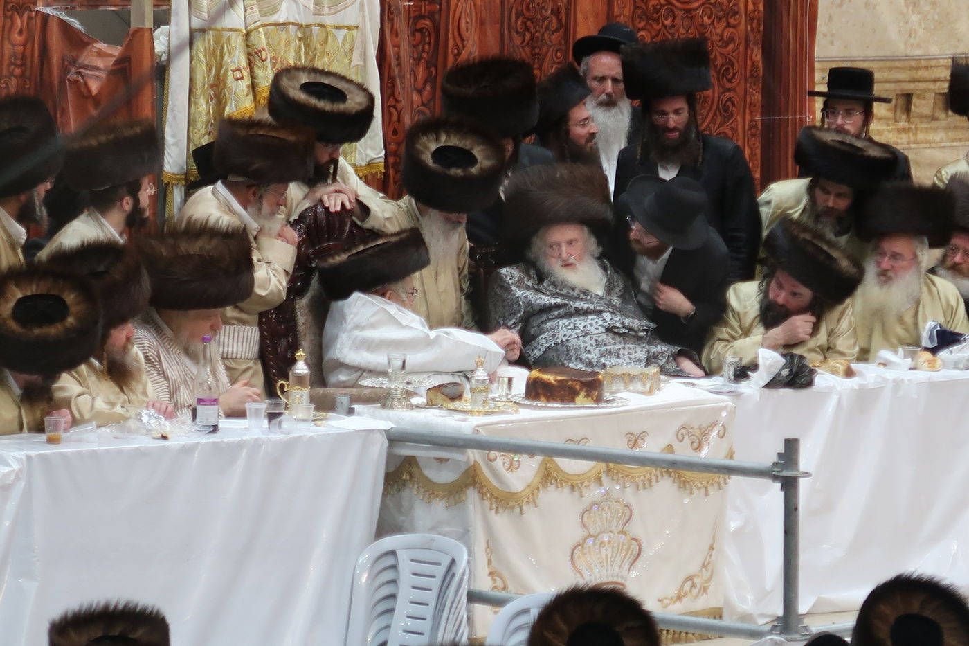 הגר"מ שטרנבוך בשמחות בית השואבה במאה שערים