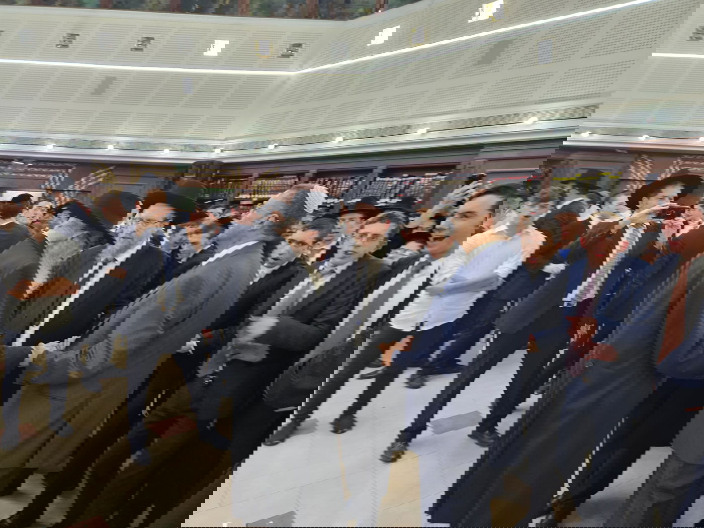 זופניק בכיכר • כל התמונות, הנייעס והחשיפות של סוכות