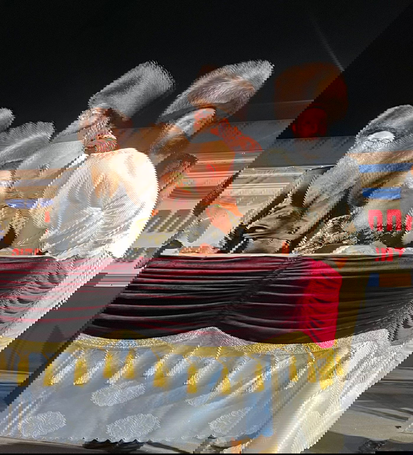 זופניק בכיכר • כל התמונות, הנייעס והחשיפות של סוכות