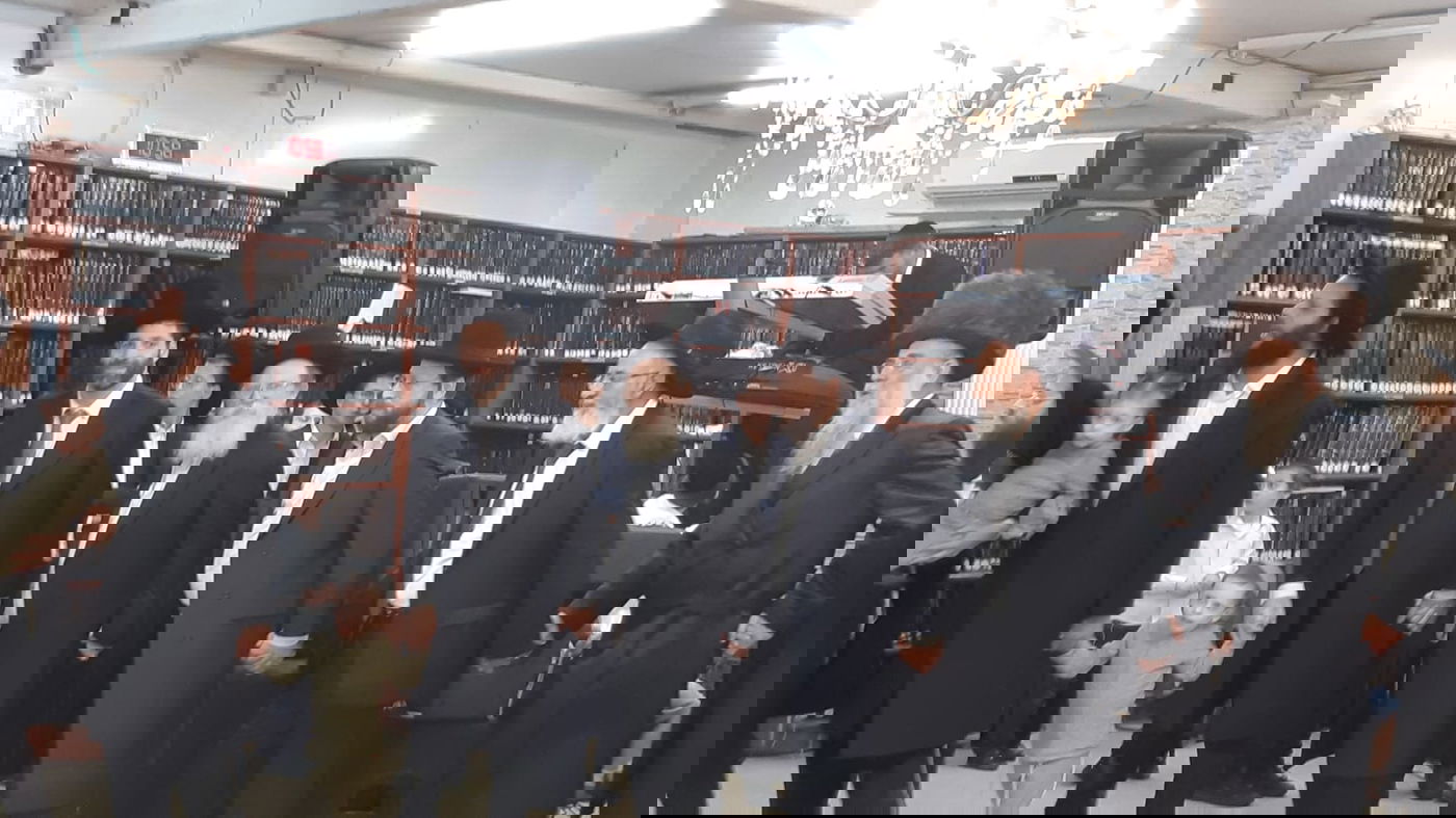 זופניק בכיכר • כל התמונות, הנייעס והחשיפות של סוכות