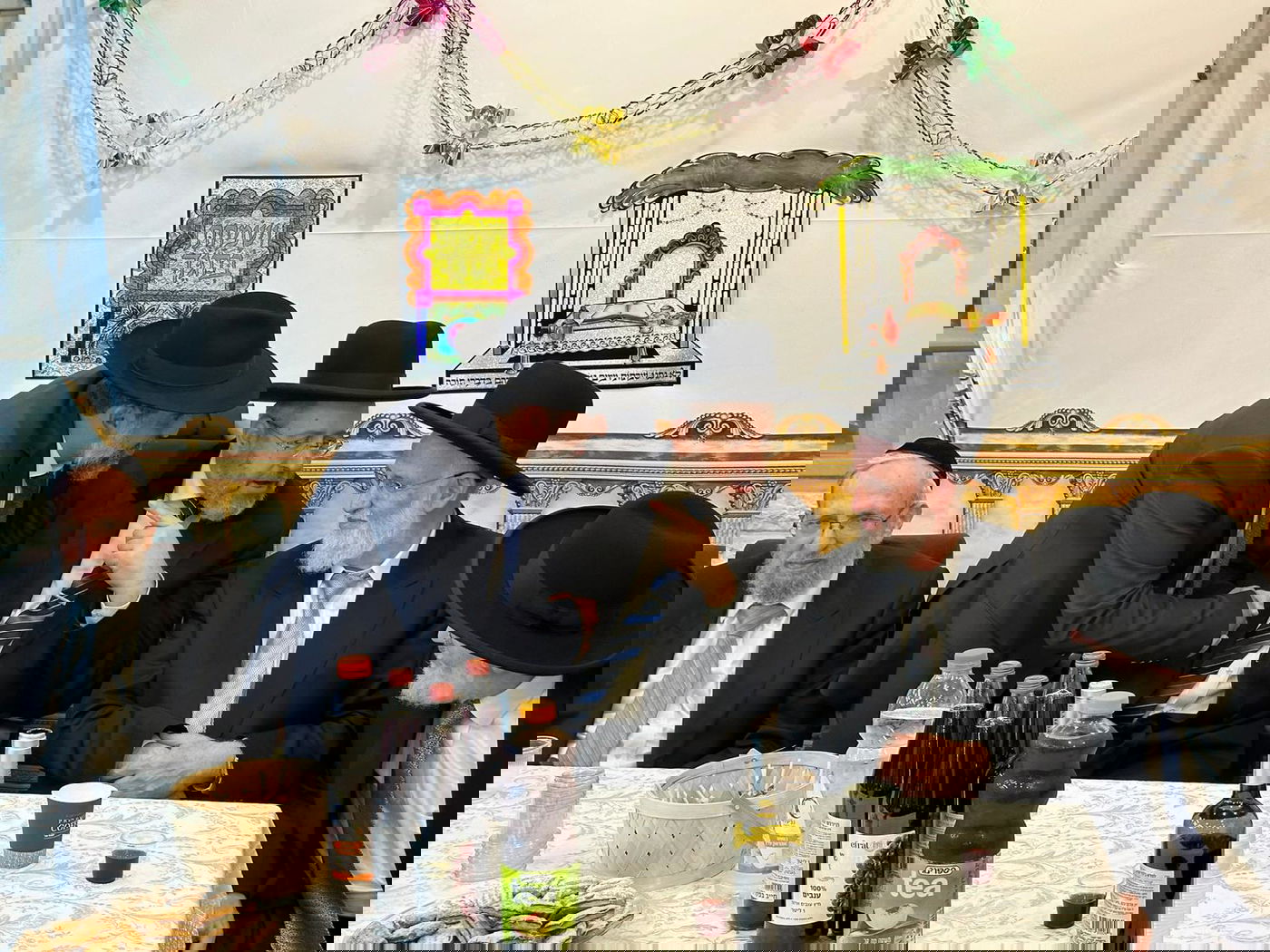 זופניק בכיכר • כל התמונות, הנייעס והחשיפות של סוכות