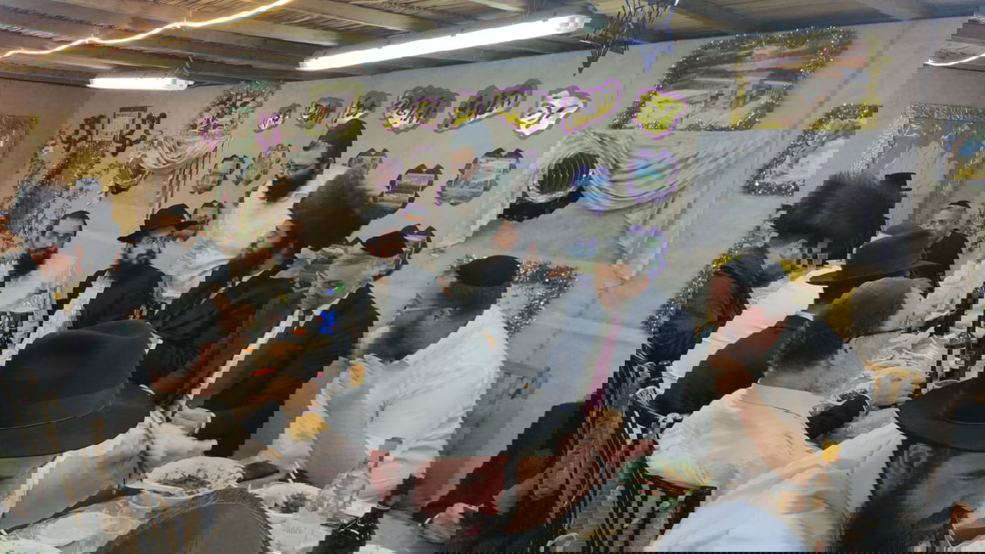 ההתוועדות בסוכת משפחת אהרן, אמש