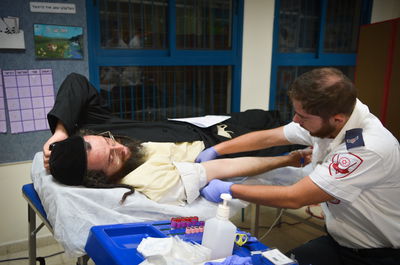 חרדי תורם דם