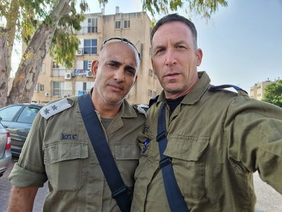 "למנוע עוד שכול". מתן כהנא עם הגיבור ניר חג'בי