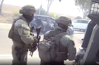 תיעוד הקרב: מסתערבים מחסלים מחבלים ומחלצים אזרחים