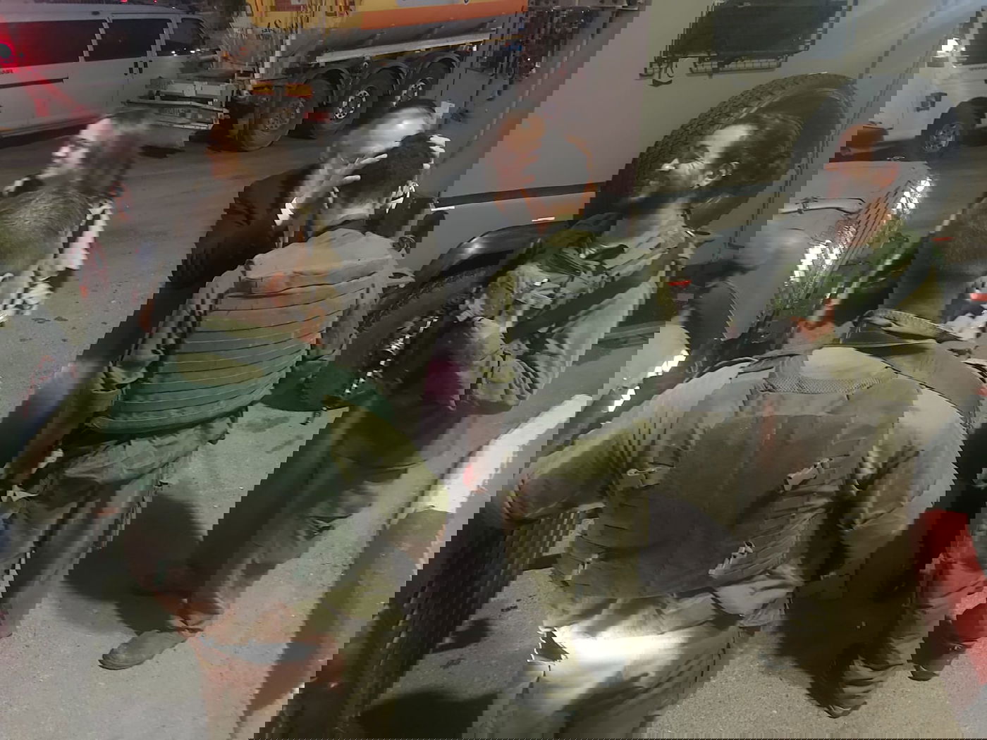 הרב לייבל מבקר את החיילים בדרום