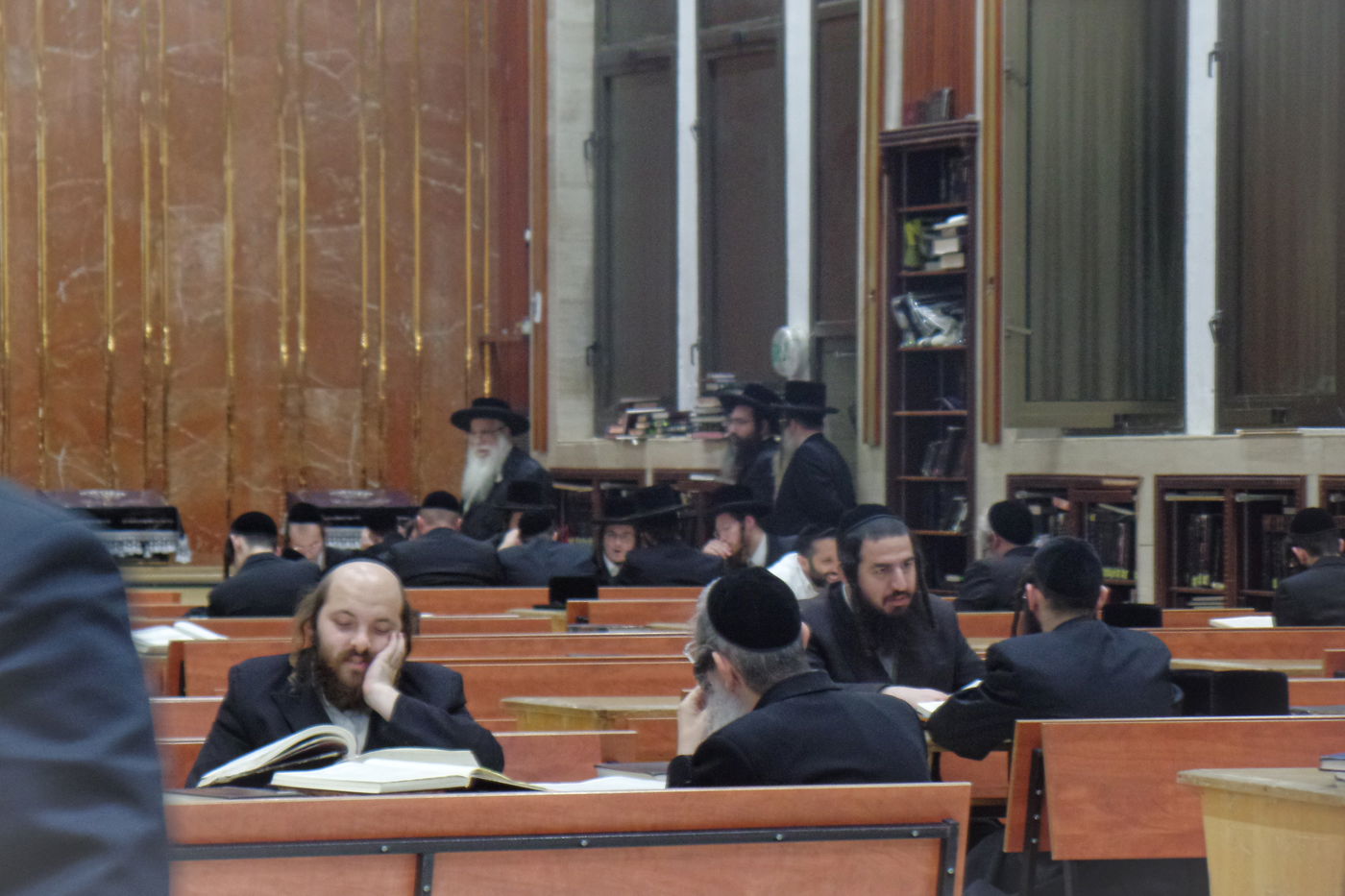 ביקור האדמו"ר מצאנז אמש במשמרות הלימוד