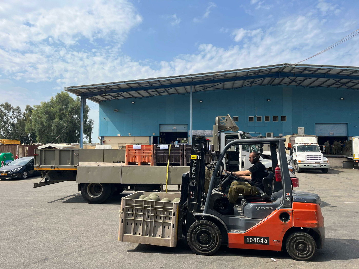 3 מיליון כדורים, 4300 אוטובוסים | צה"ל: "כלל הציוד הדרוש קיים בצבא" | צפו 