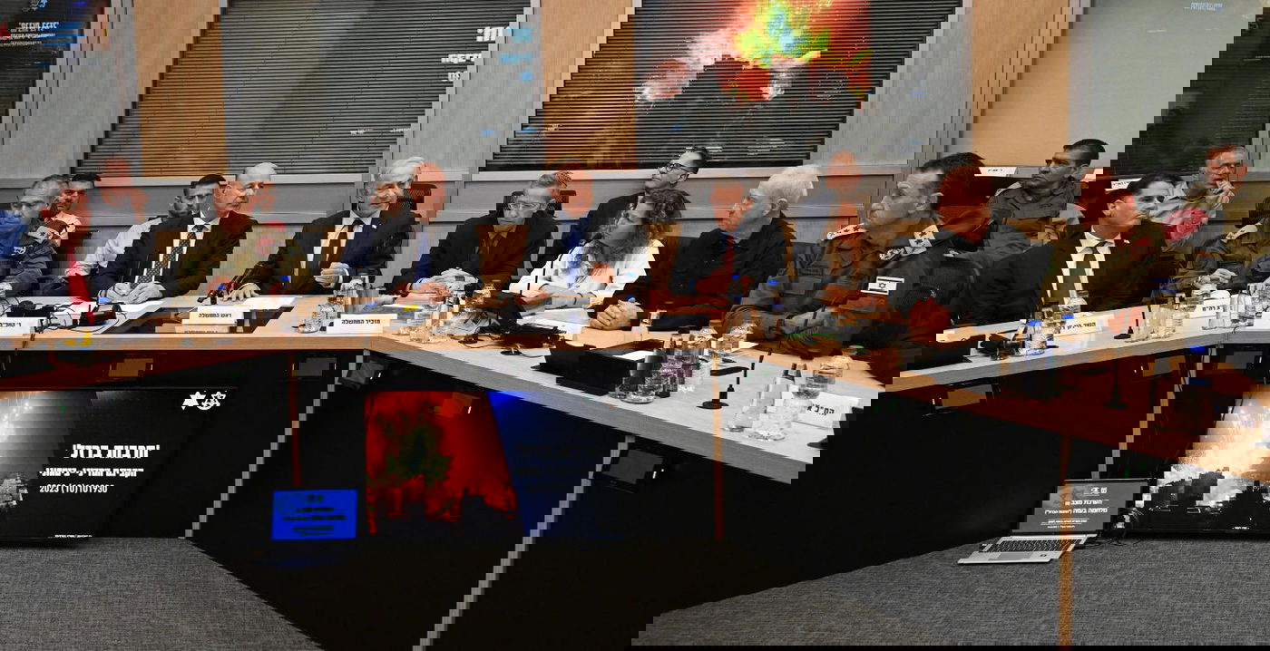 ישיבת הקבינט המדיני ביטחוני בקריה בתל אביב