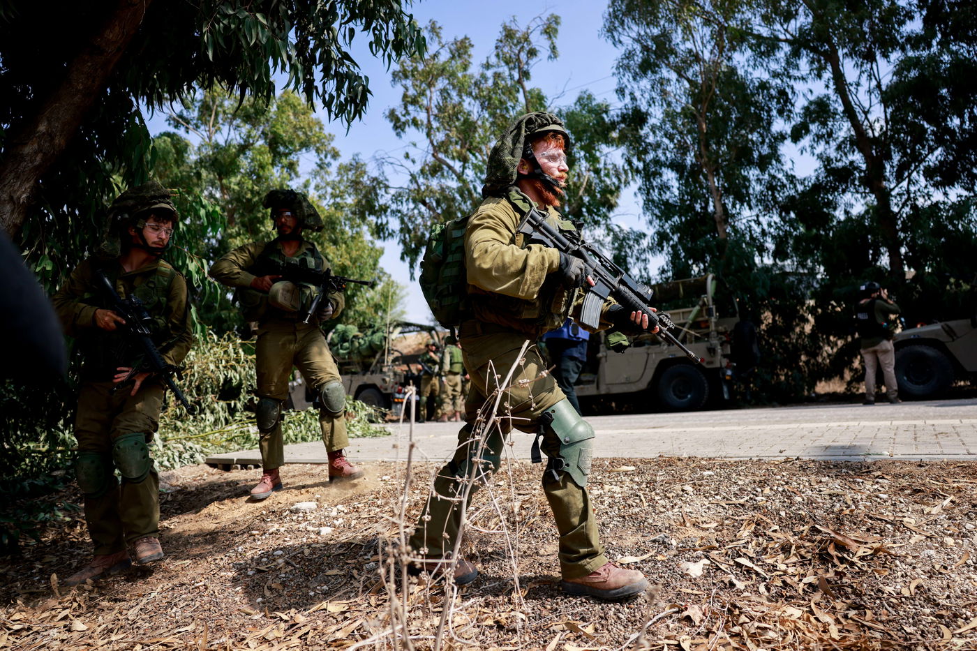 חיילים בכפר עזה