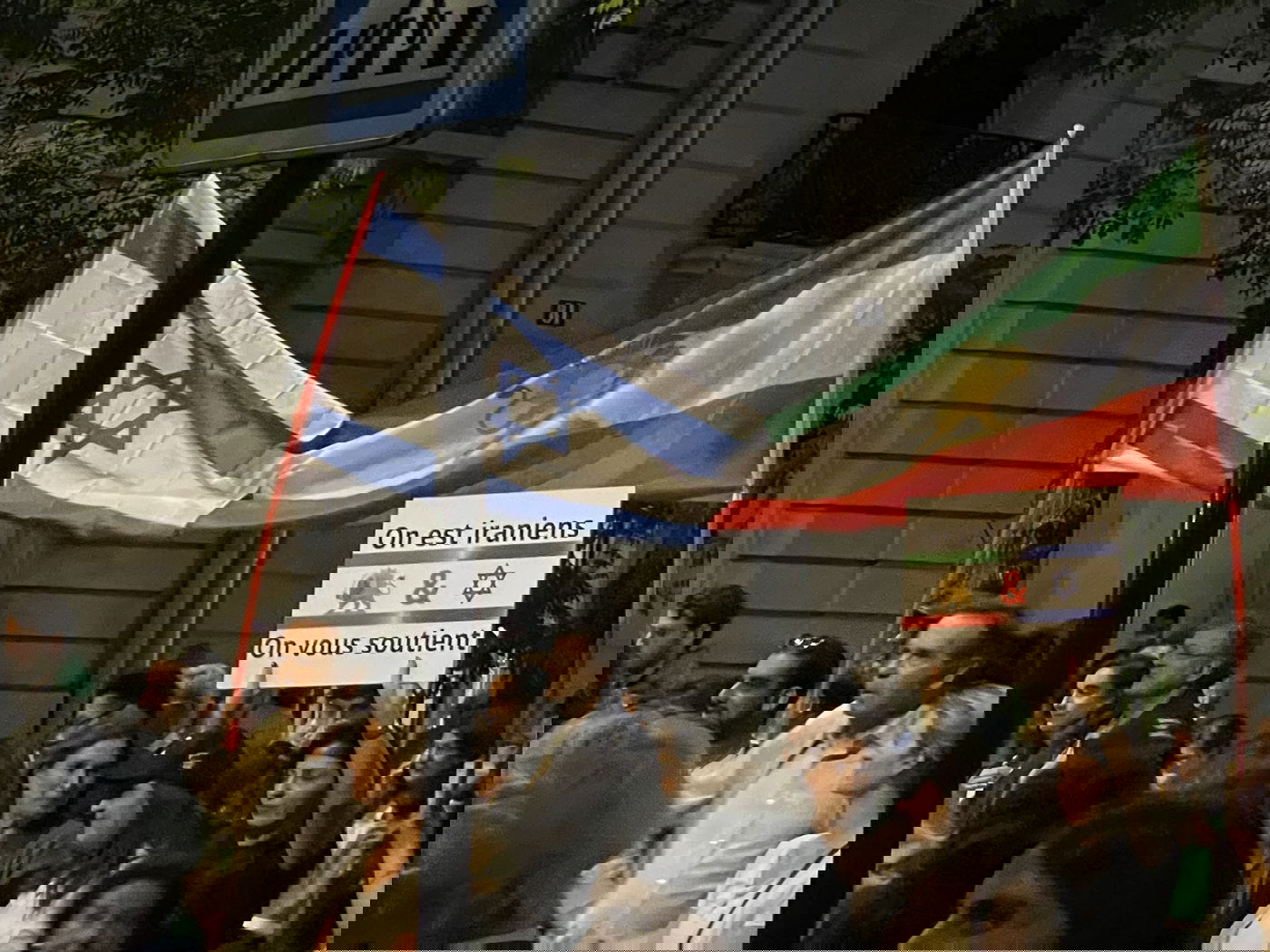 הפגנת תמיכה בצרפת לאחר אירועי השבעה באוקטובר