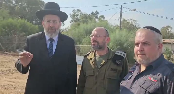 הרב לאו במתחם החללים