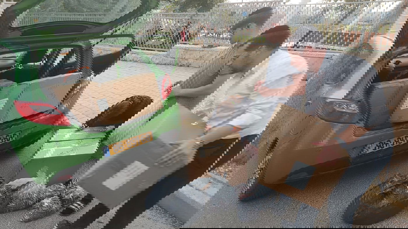 יוזמה מרגשת: מאות מתנדבים חרדים להכנת אלפי ציציות לשמירה על החיילים