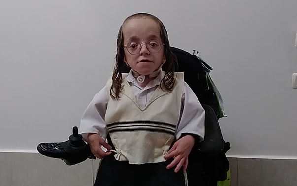 הנער המיוחד חיזקי טורנהיים במסר מרגש ומעצים למלחמה | צפו