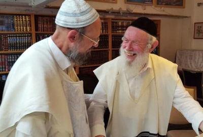 הגר"י זילברשטיין וחתנו הגר"ד קוק