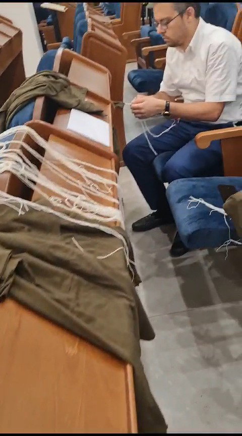 הכנת הציציות ברמת גן