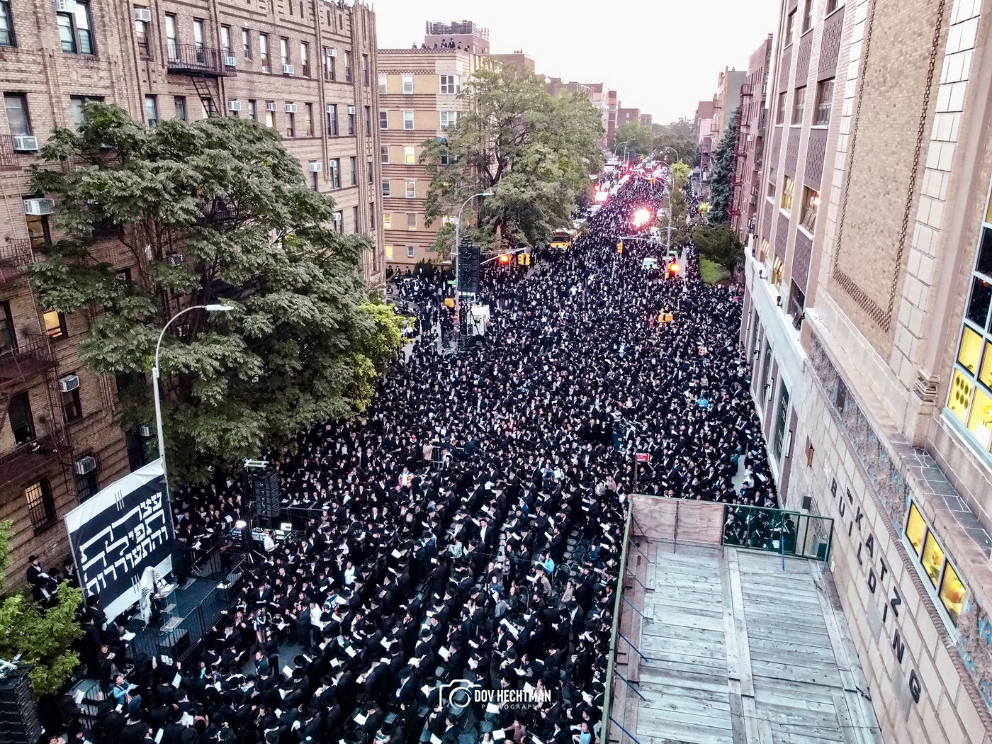 30,000 איש בעצרת תפילה מיוחדת בבורו פארק | תיעוד