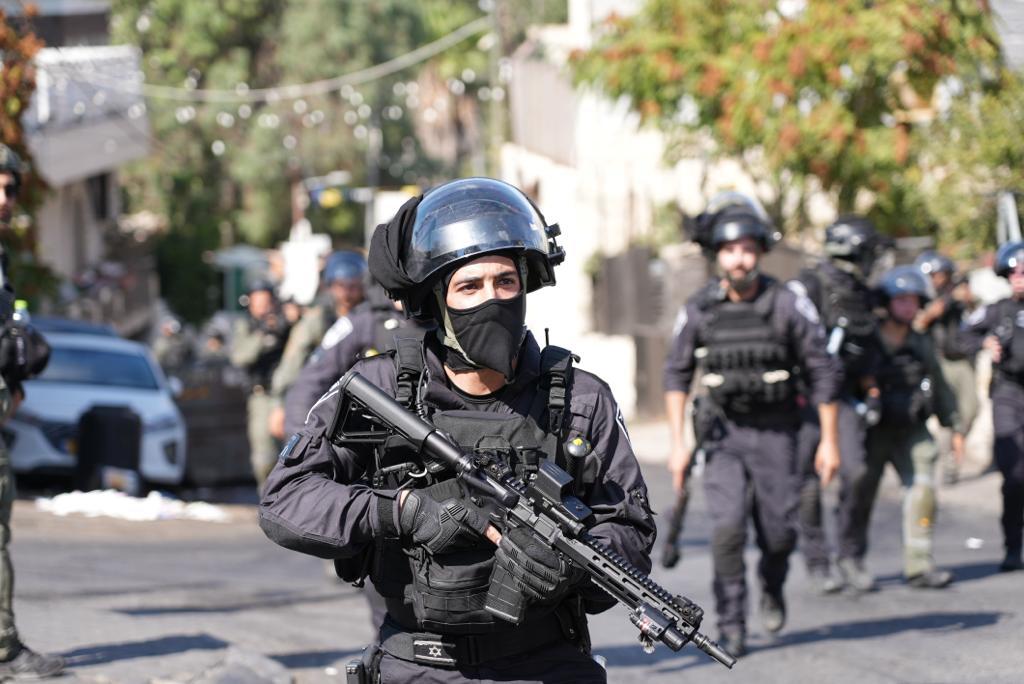 שוטרים בפעולה