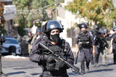 שוטרים בפעולה