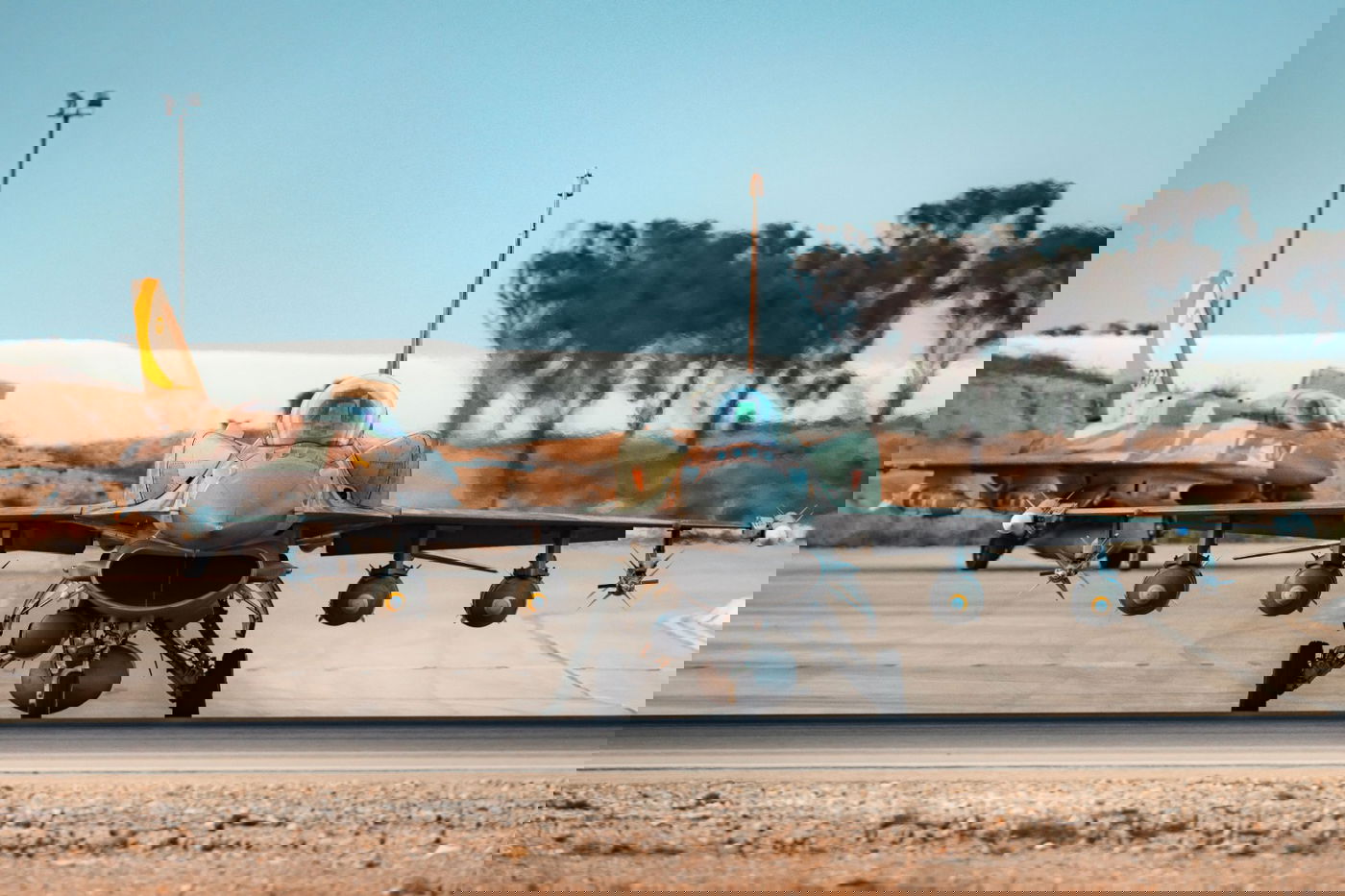 המסוקים יוצאים