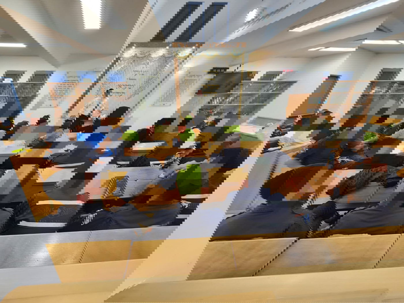 כך הרב יגאל כהן חיזק את הלוחמים | תיעוד מרגש