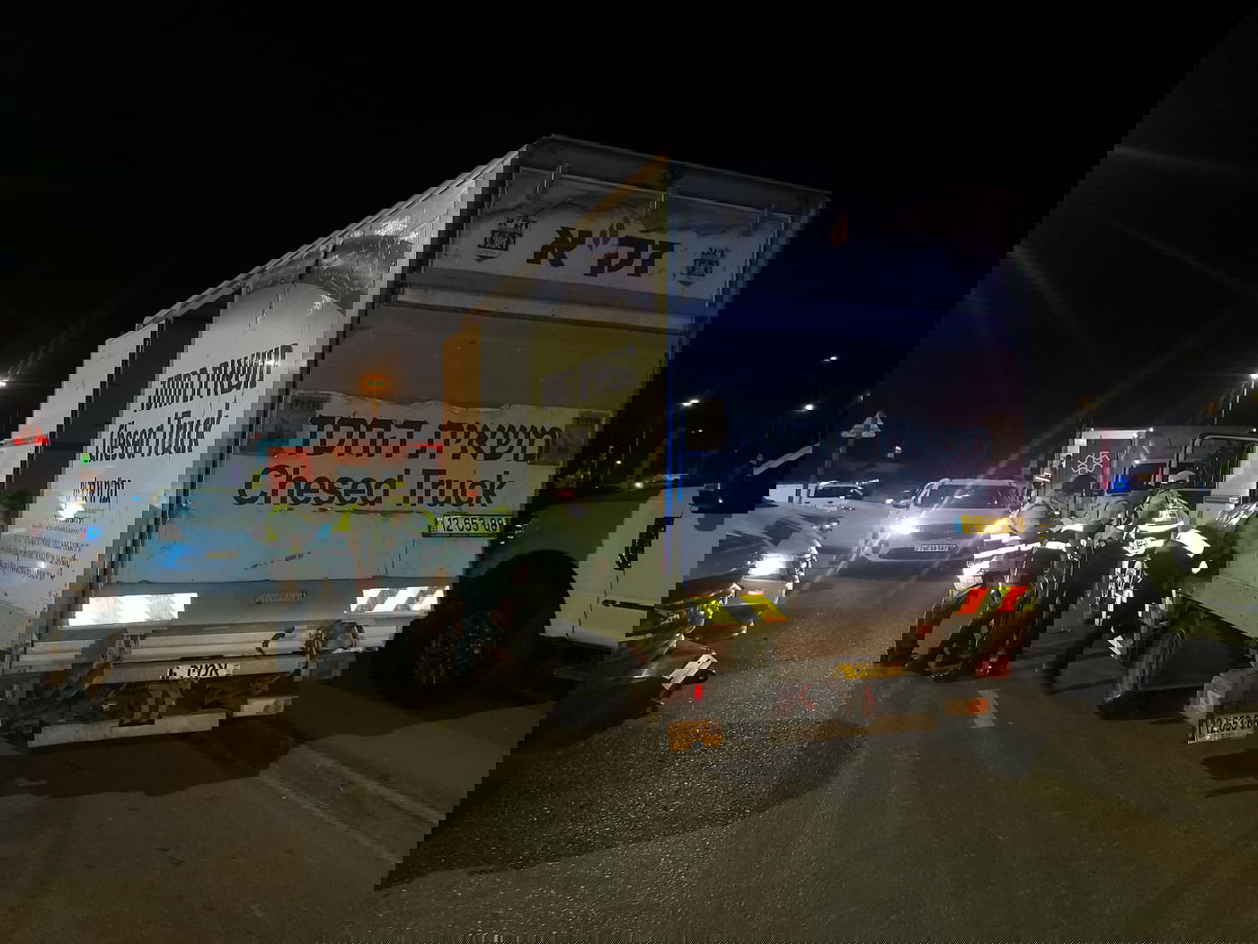 מעמיסים גופות