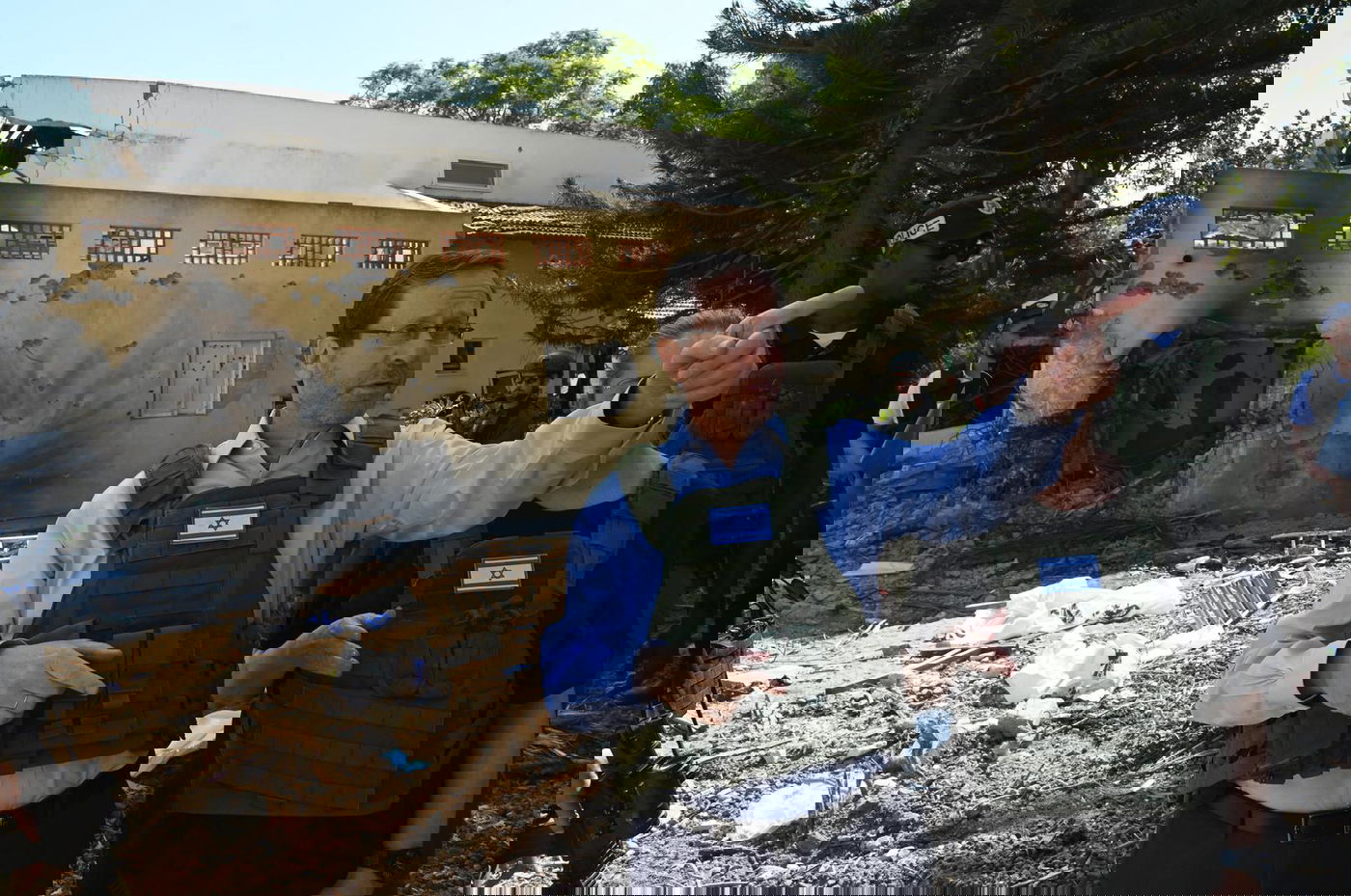 נשיא המדינה ביקר בזירת התופת בקיבוץ בארי: "היה פה גן עדן שהפך לגיהינום"