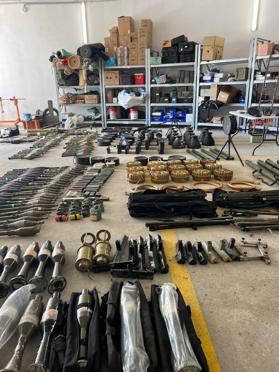 חלק מאמצעי הלחימה שהמחבלים הביאו למתקפה