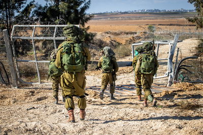 חיילים בקרב