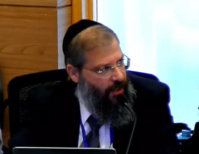 אריה מונק, מנכ"ל "בית חם" בועדת חירום של משרד העבודה והרווחה