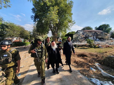 השר גולדקנופף: "היום בארי הוא סמל החורבן - מחר זה יהיה סמל התקומה" 