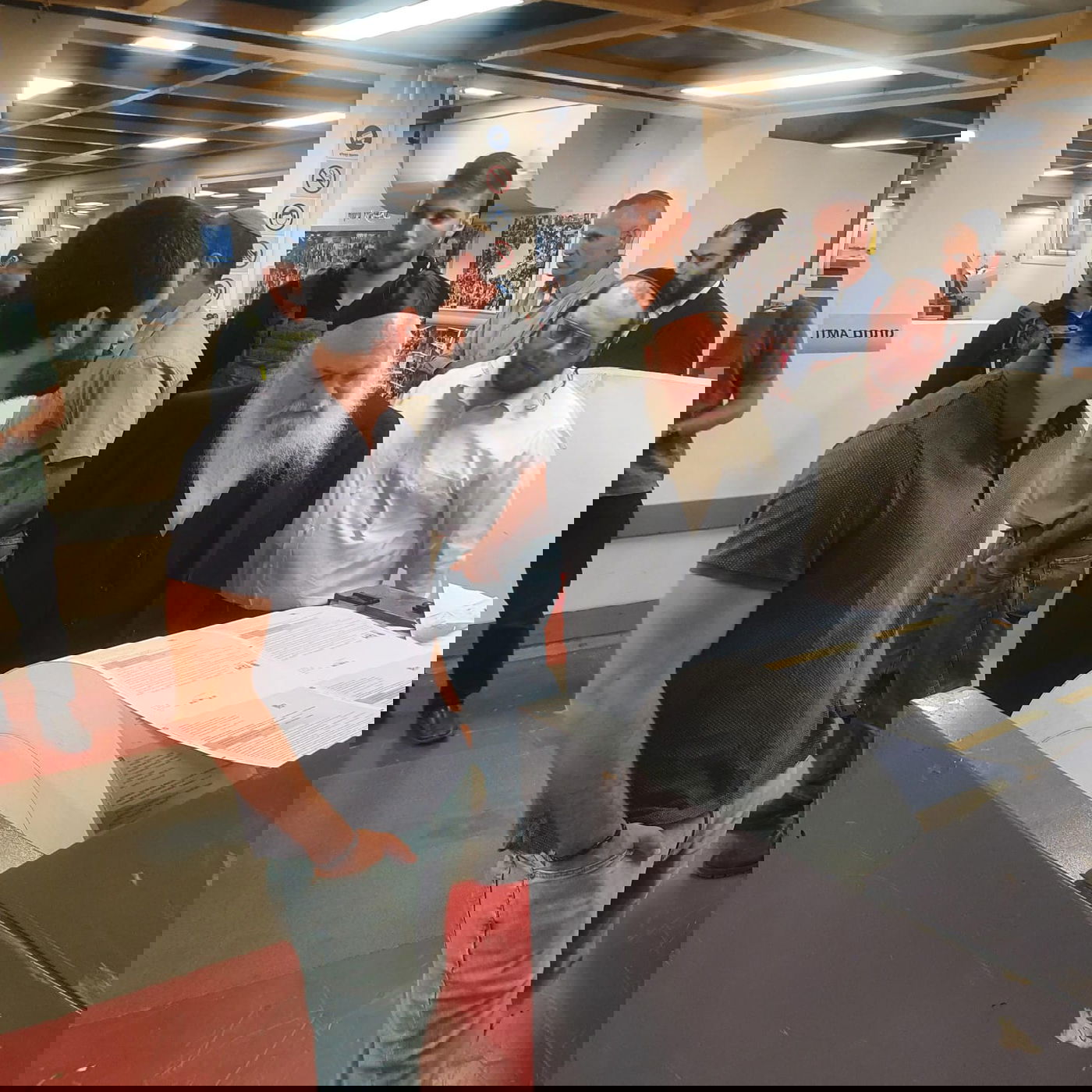 השר גולדקנופף: "היום בארי הוא סמל החורבן - מחר זה יהיה סמל התקומה" 