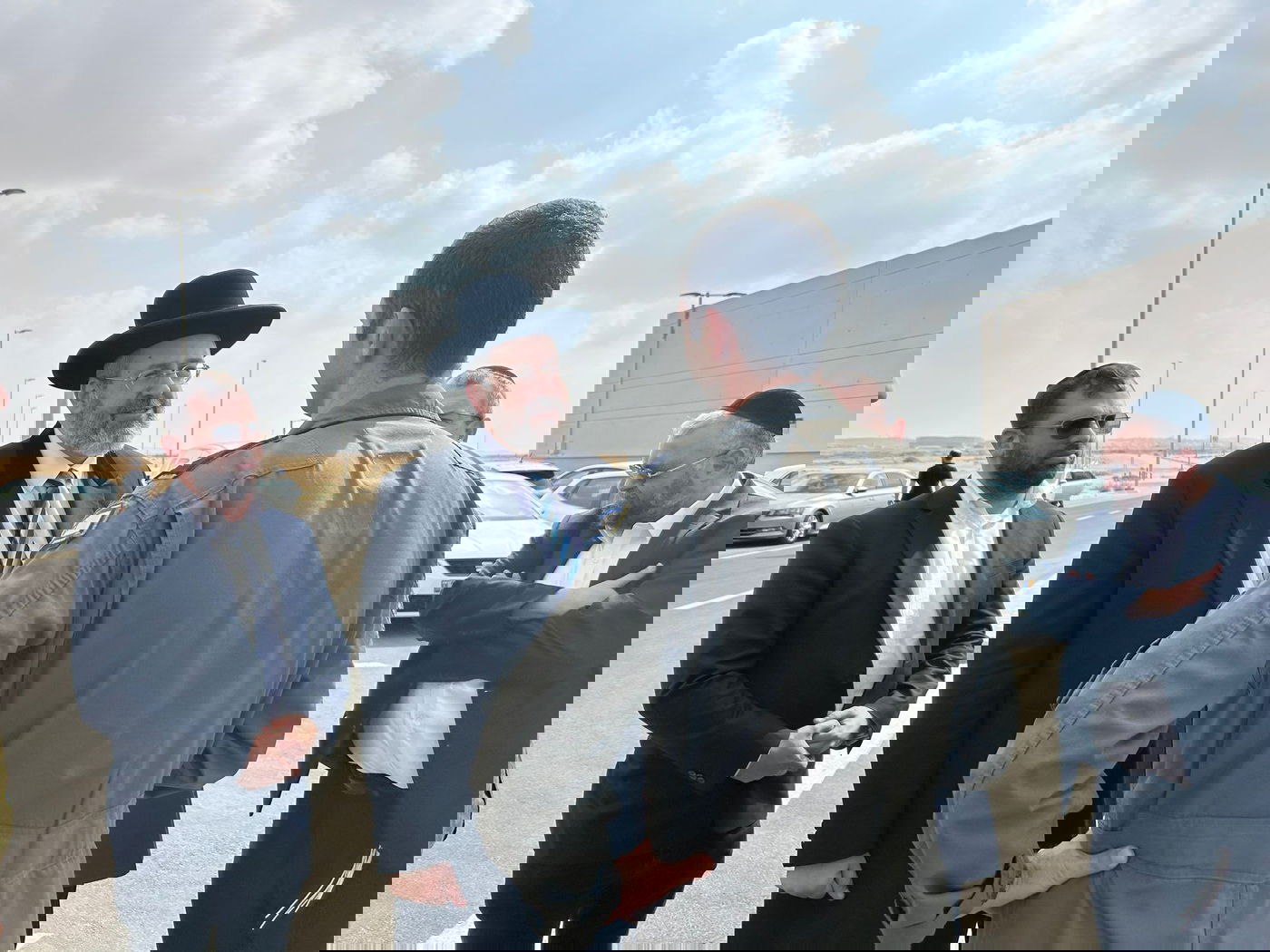 הרב הראשי הגר"ד לאו ביקר בבסיס חיל האוויר וחיזק את החיילים