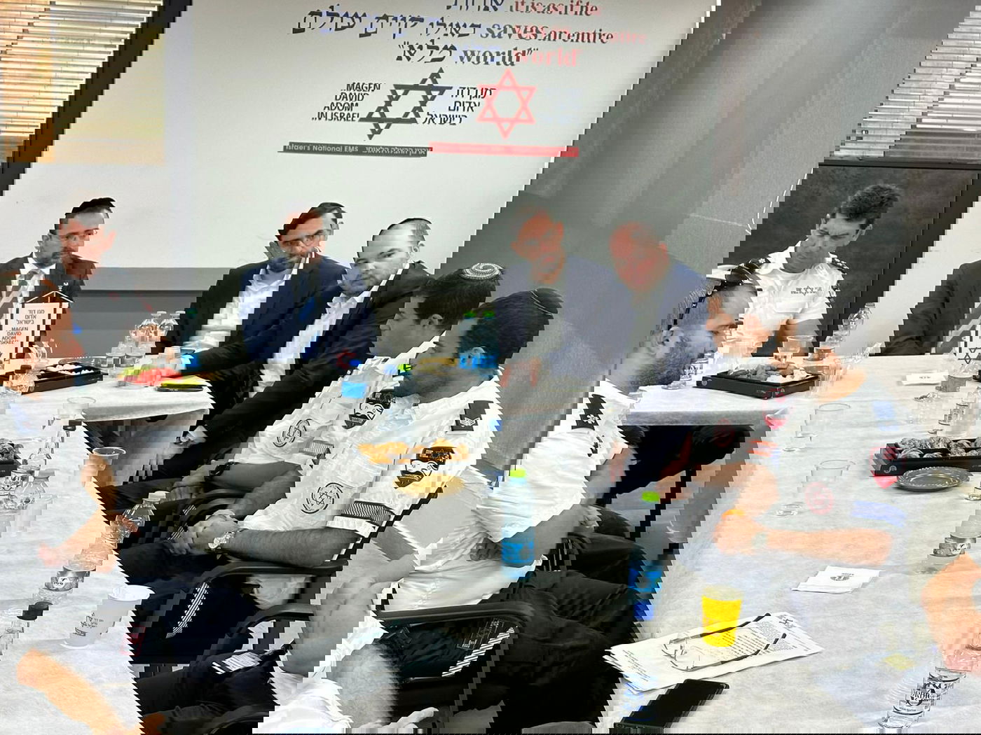 שר הבריאות במוקד מד"א: "הצוותים פרוסים בכל הארץ ומוכנים לכל קריאה"