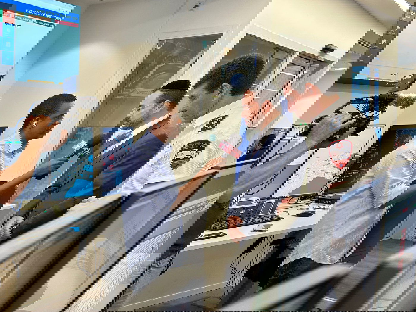 שר הבריאות במוקד מד"א: "הצוותים פרוסים בכל הארץ ומוכנים לכל קריאה"