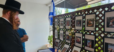 התושבים נפעמו: ספר התורה שהציל את קיבוץ זיקים