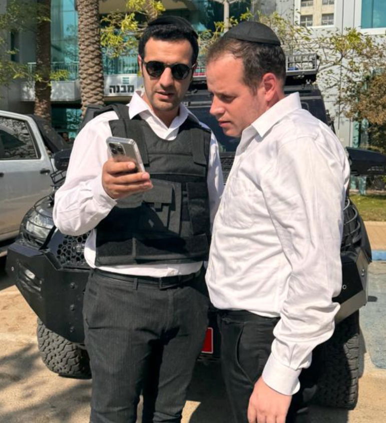 זופניק בכיכר • כל התמונות והנייעס של המלחמה