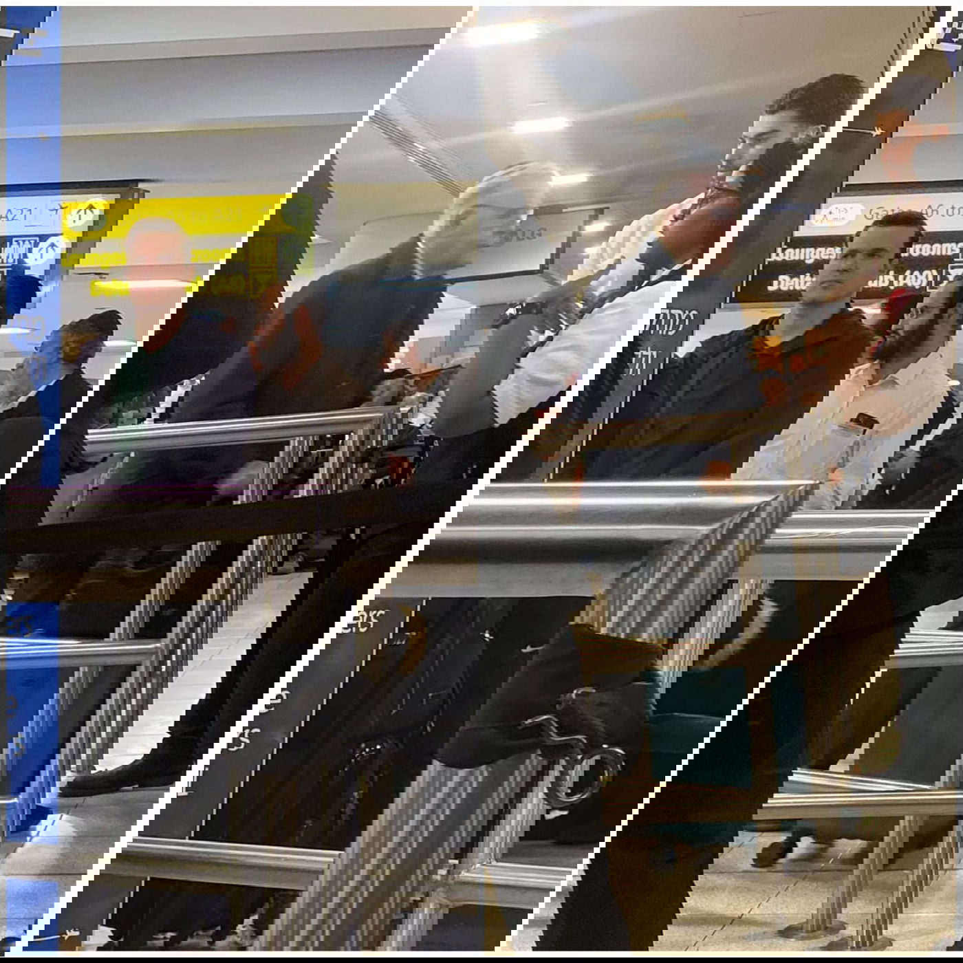 זופניק בכיכר • כל התמונות והנייעס של המלחמה